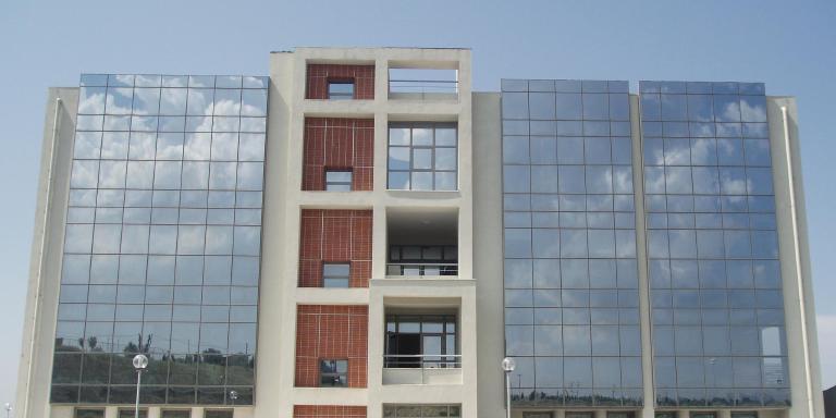 ergastirio-outdoor-backside.jpg